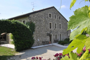 Agriturismo Tenuta San Leone  Валеджо-Суль-Минчо